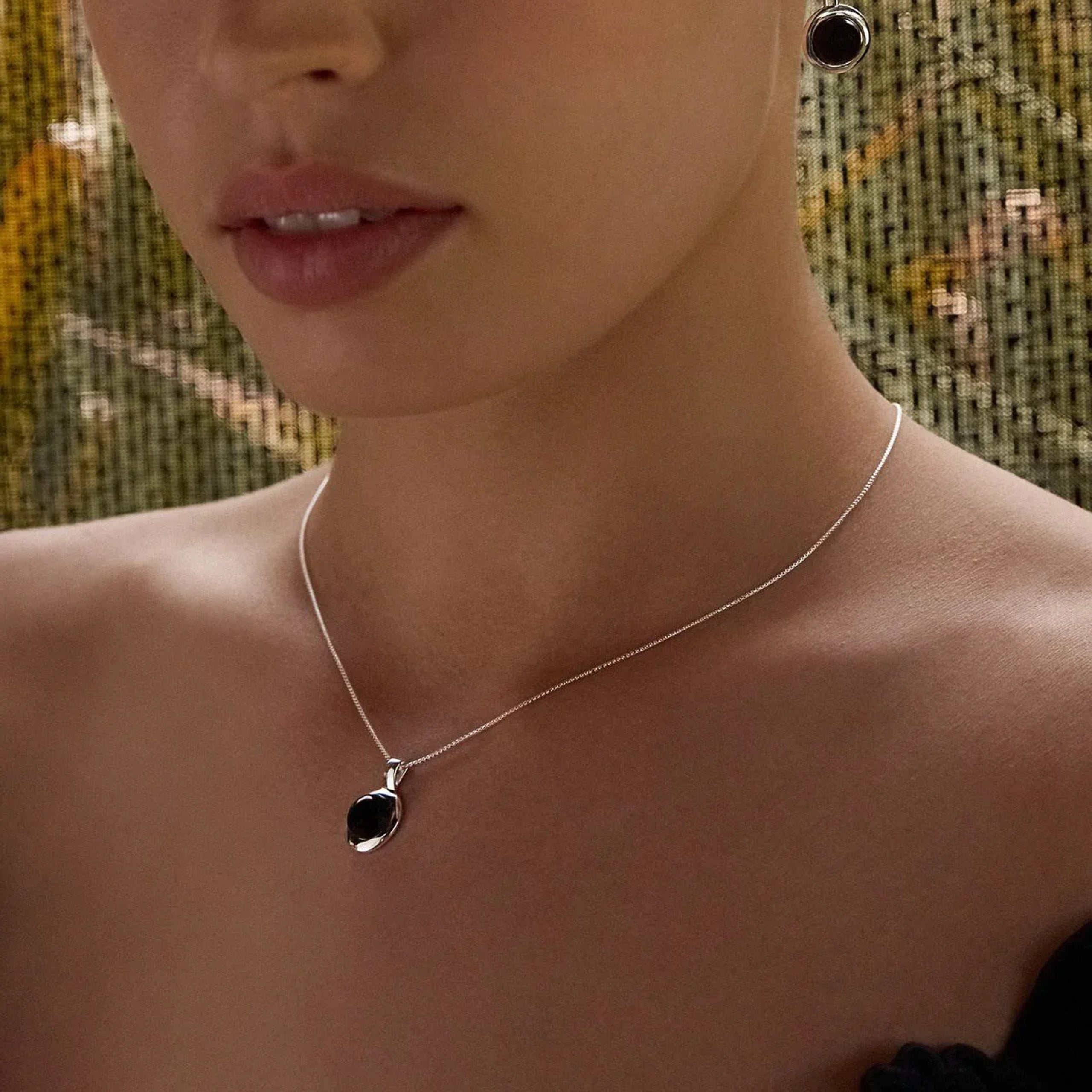 Najo Husk Onyx Small Pendant on 45cm