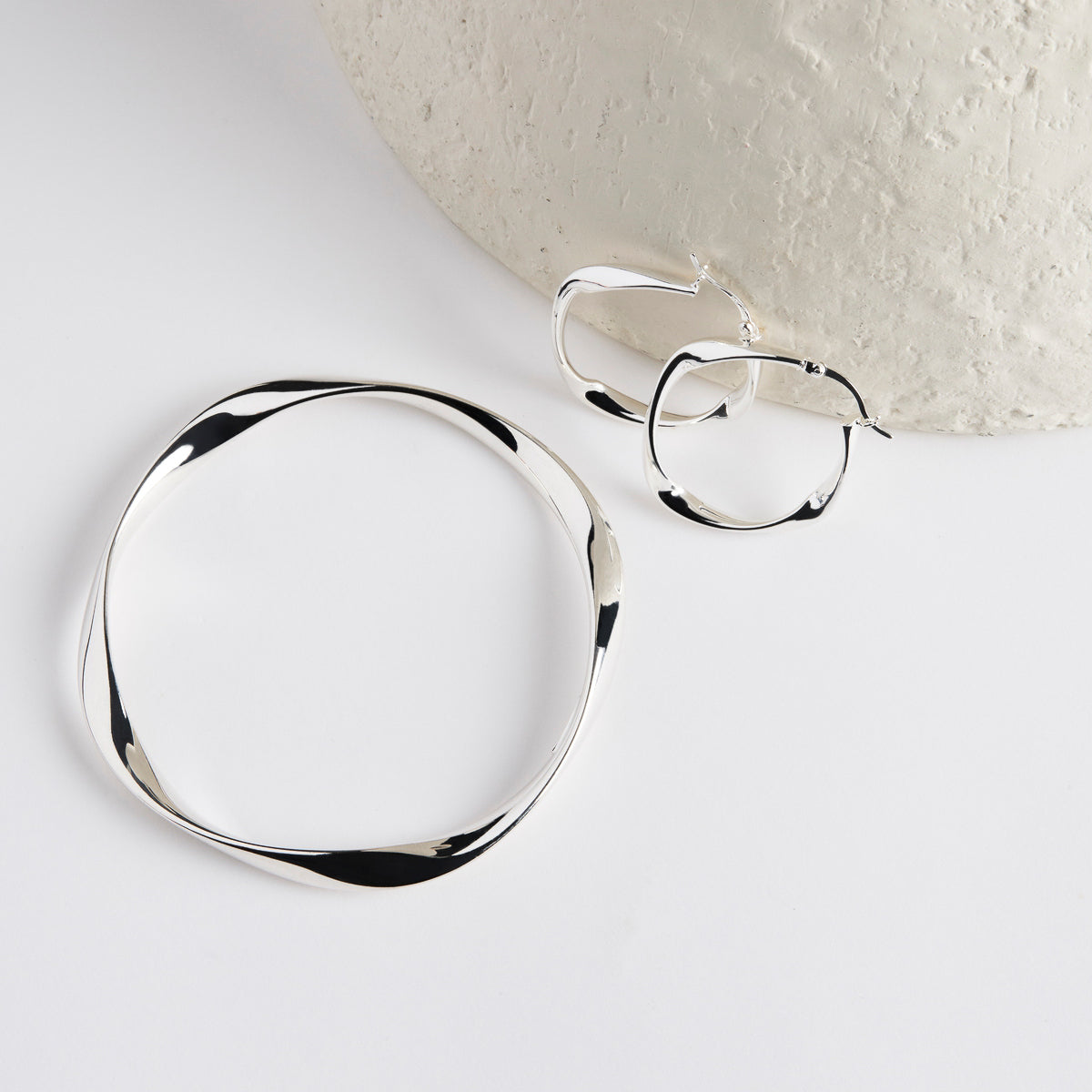 Najo Large Garden of Eden Bangle - Sterling Silver (65 mm)