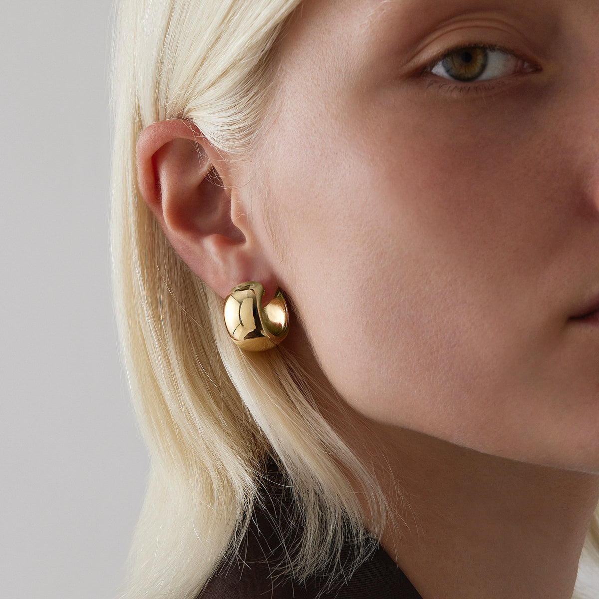 Najo Daynight Huggie Earrings - Yellow Gold