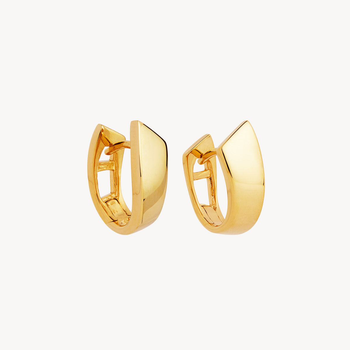 Najo Versailles Huggie Earrings - Yellow Gold