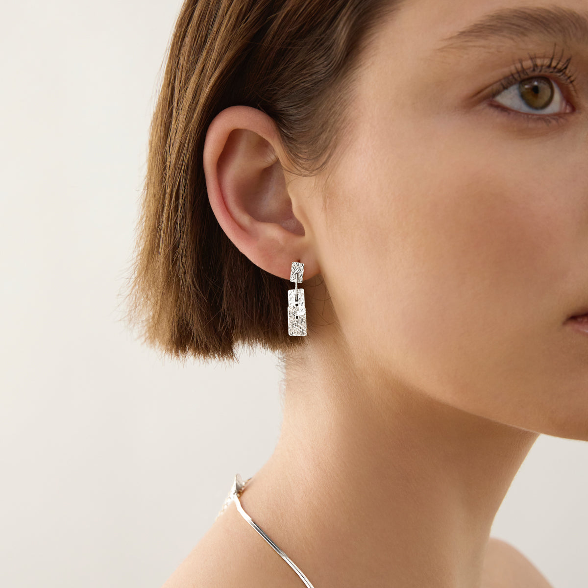 Najo Graduated Silver Rectangle Stud Earrings