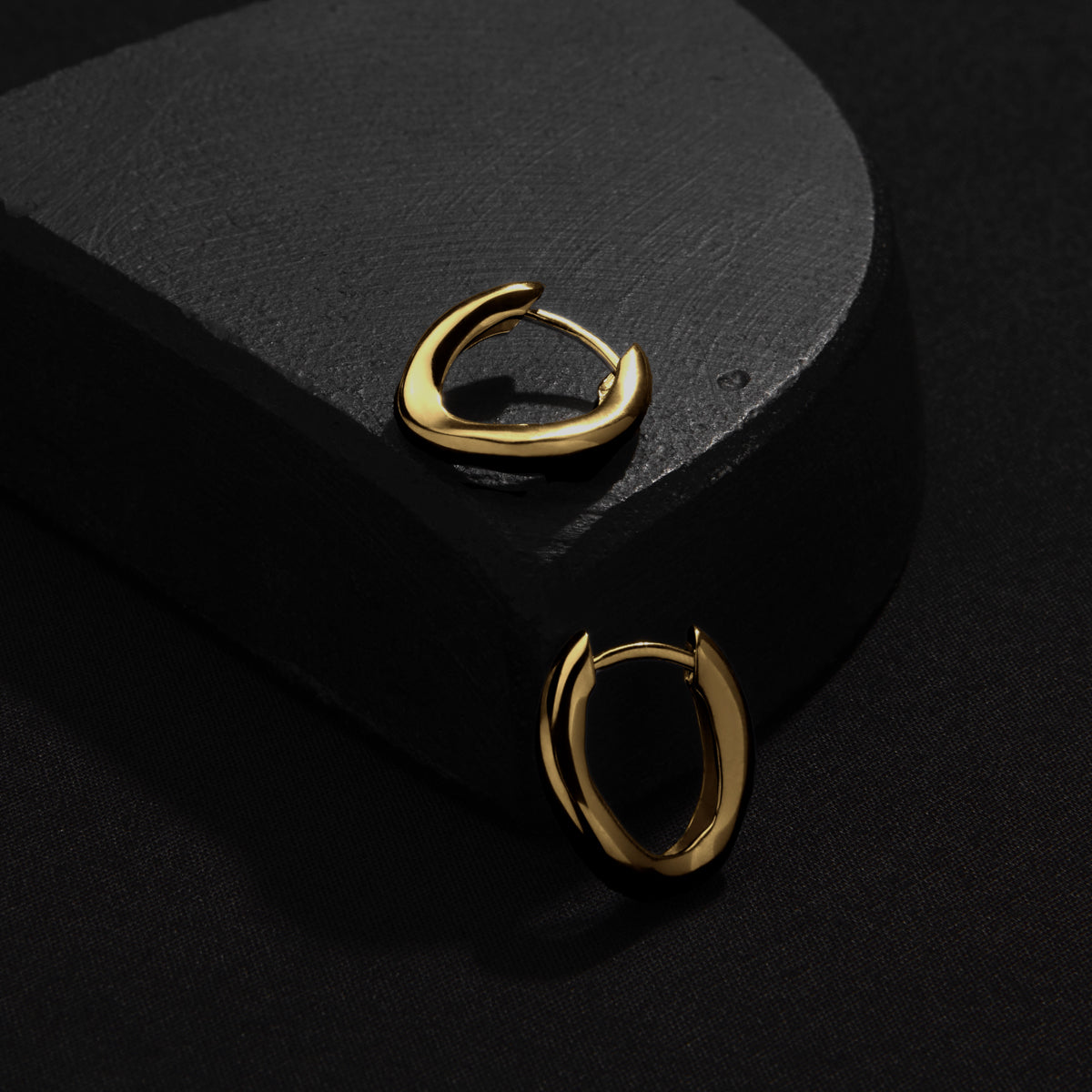 Najo Balm Earrings - Yellow Gold