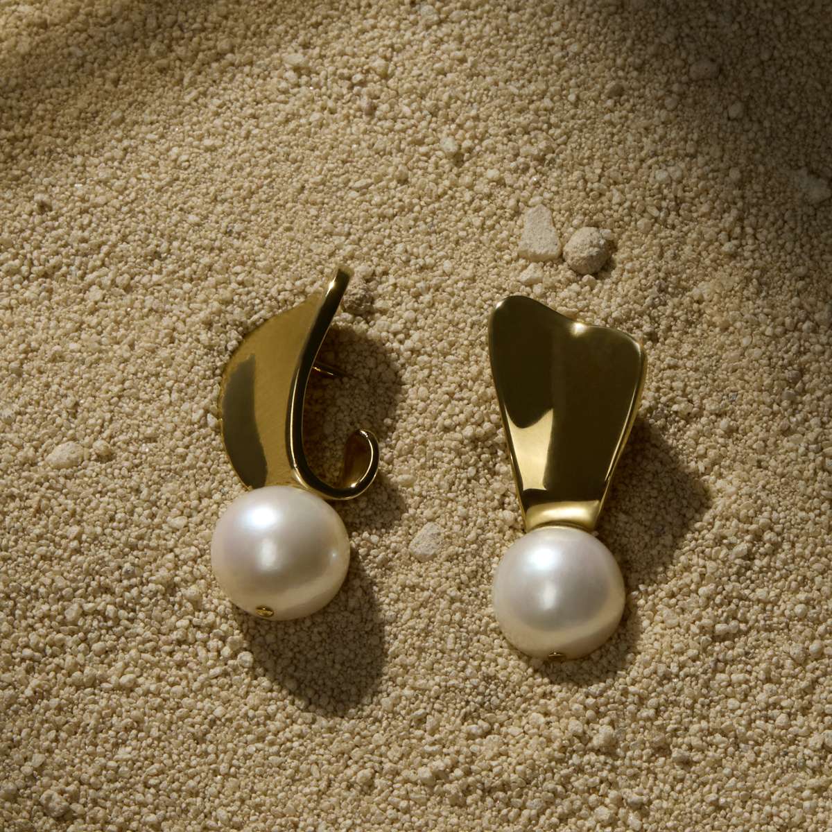 Najo Sunbeam Pearl Earrings - Yellow Gold