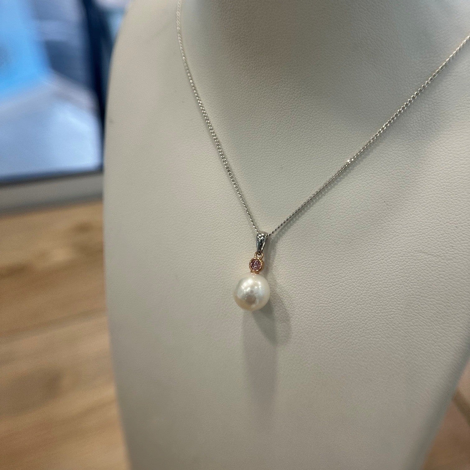 Ikecho 9ct WG/RG Edison Pearl & Pink Lab Diamond Pendant