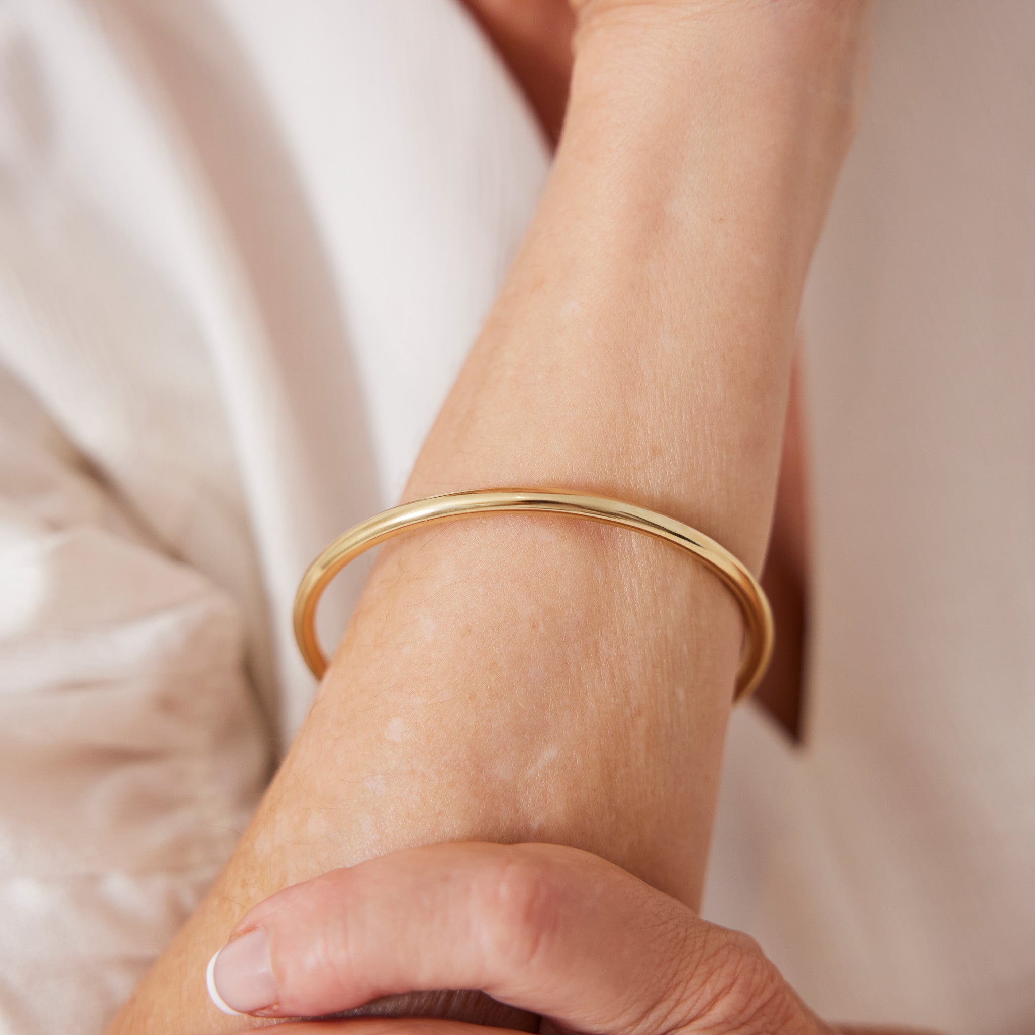 Najo Simplicity Bangle - Yellow Gold