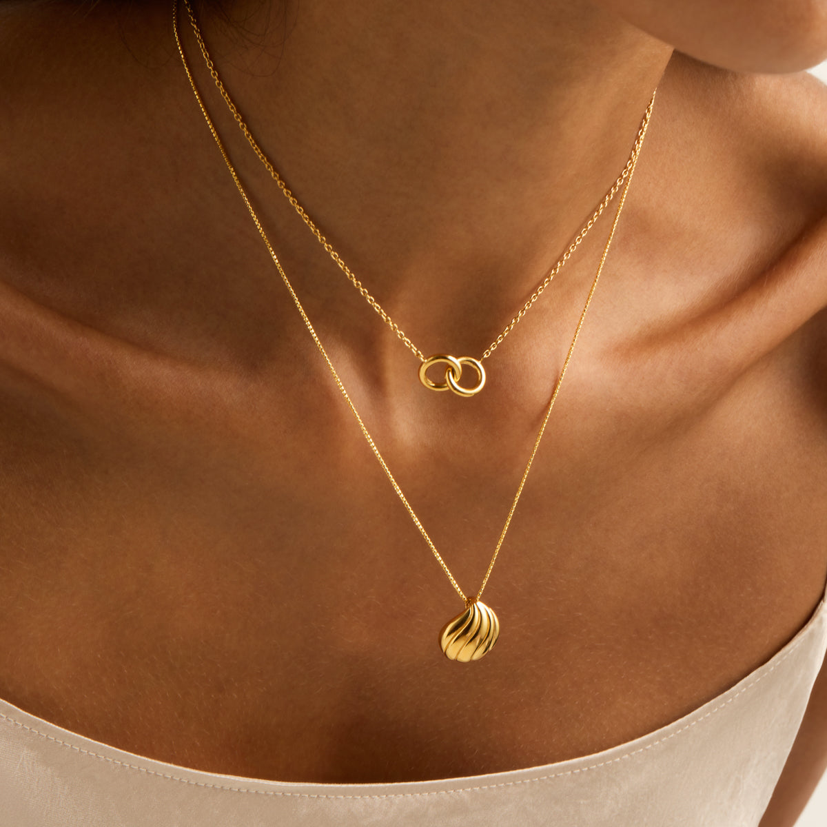 Najo Embrace Necklace (42cm+ext) - Yellow Gold