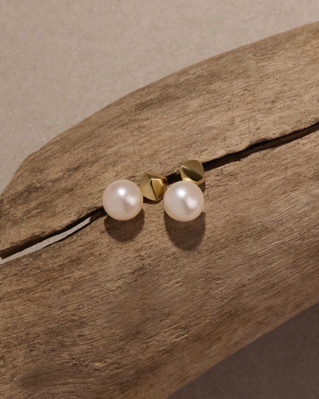 Najo Mirage Pearl Earring - Yellow Gold