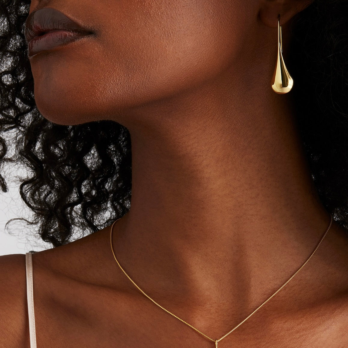 Najo Weeping Woman Earring - Yellow Gold