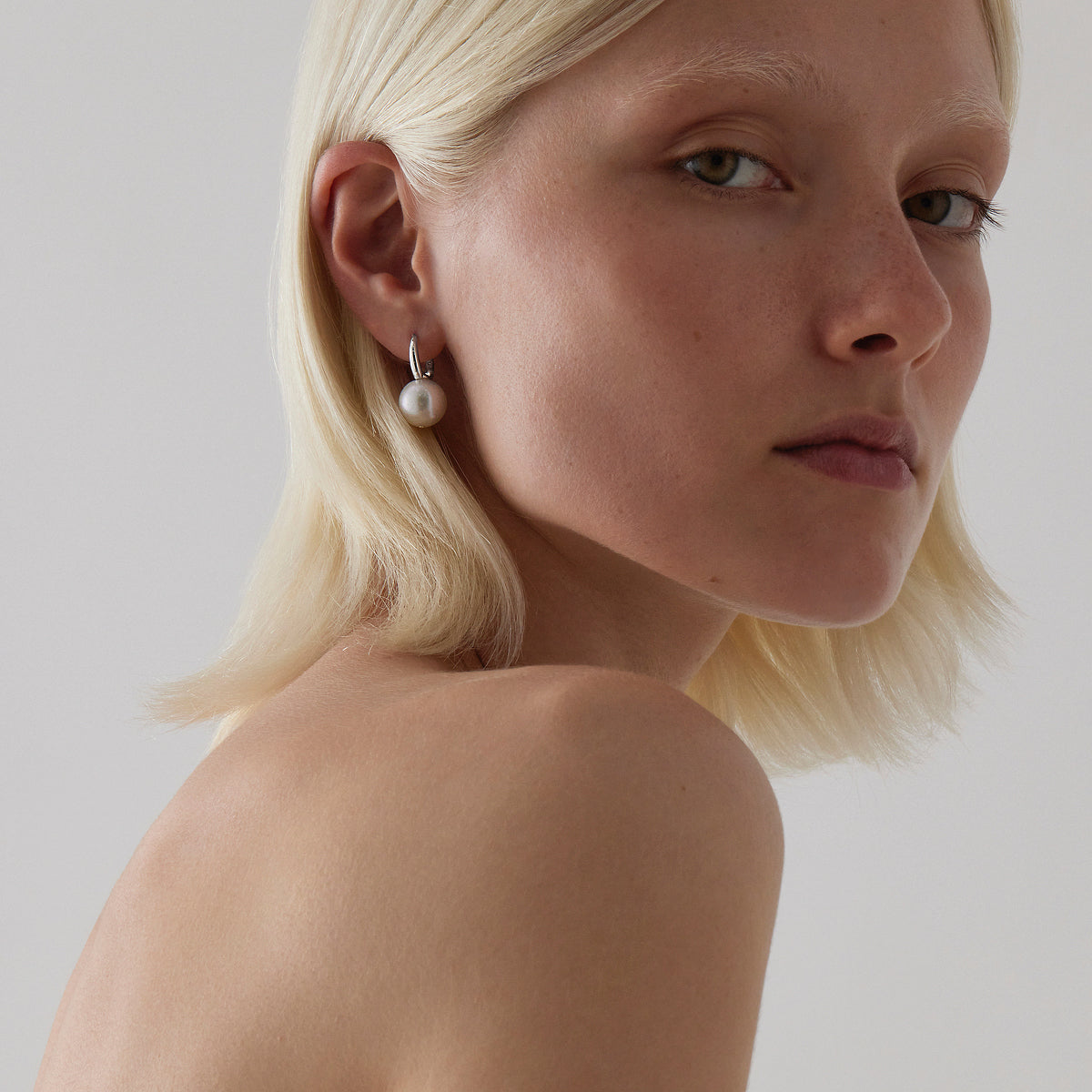 Najo Capella Pearl Earrings