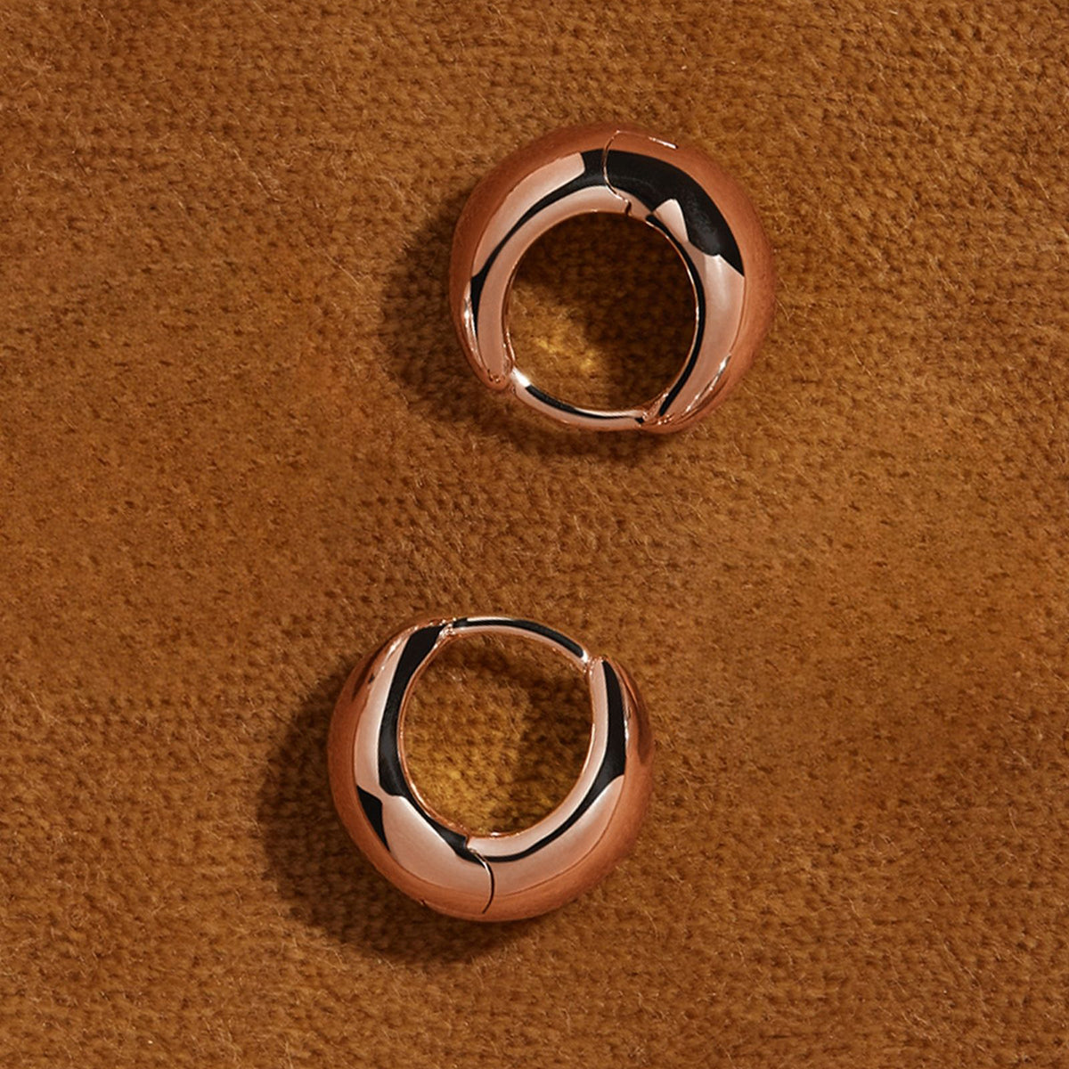 Najo La Muse Huggie Earrings - Rose Gold
