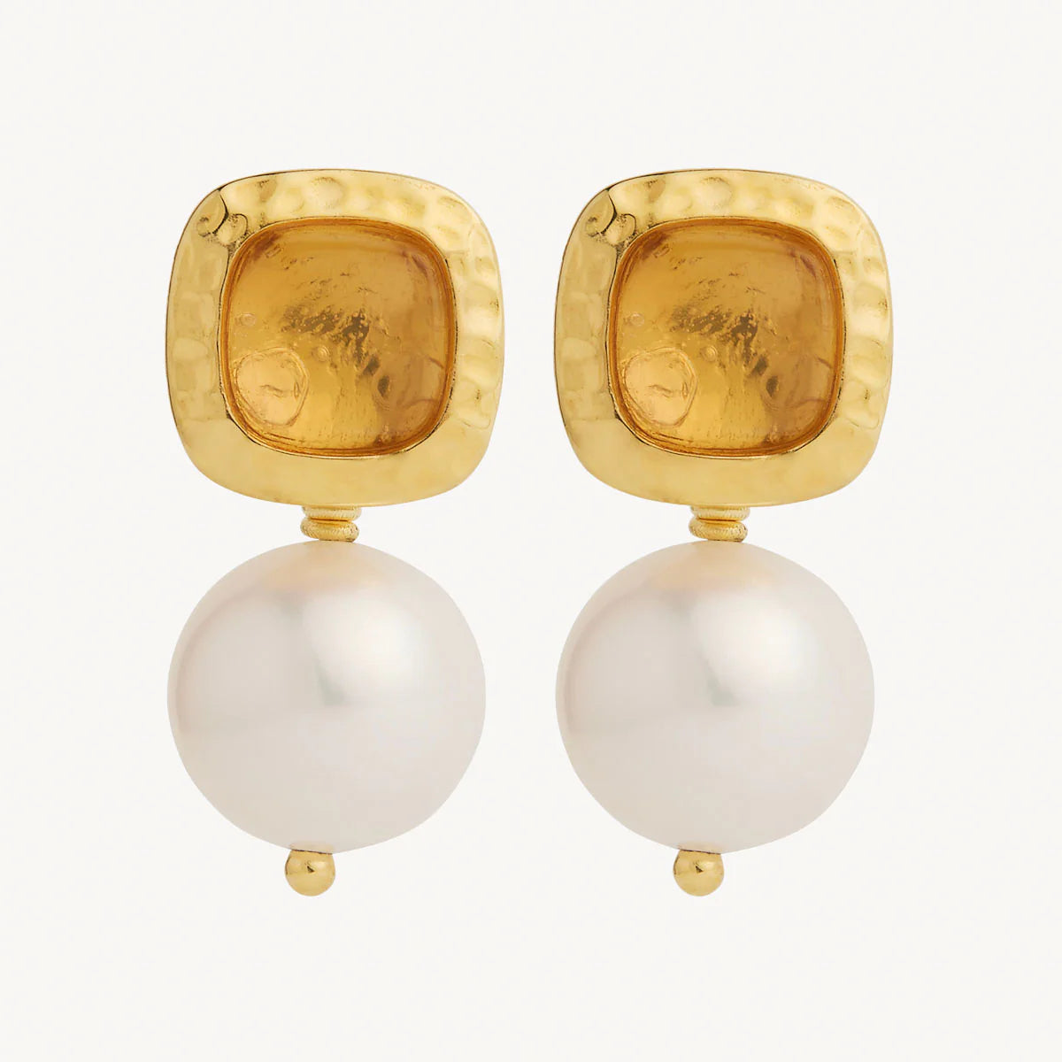Najo Coral Kiss Pearl Earring - Yellow Gold