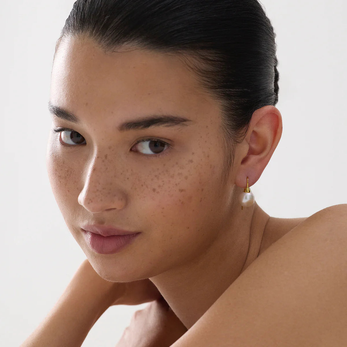 Najo Luna Pearl Earring - Yellow Gold