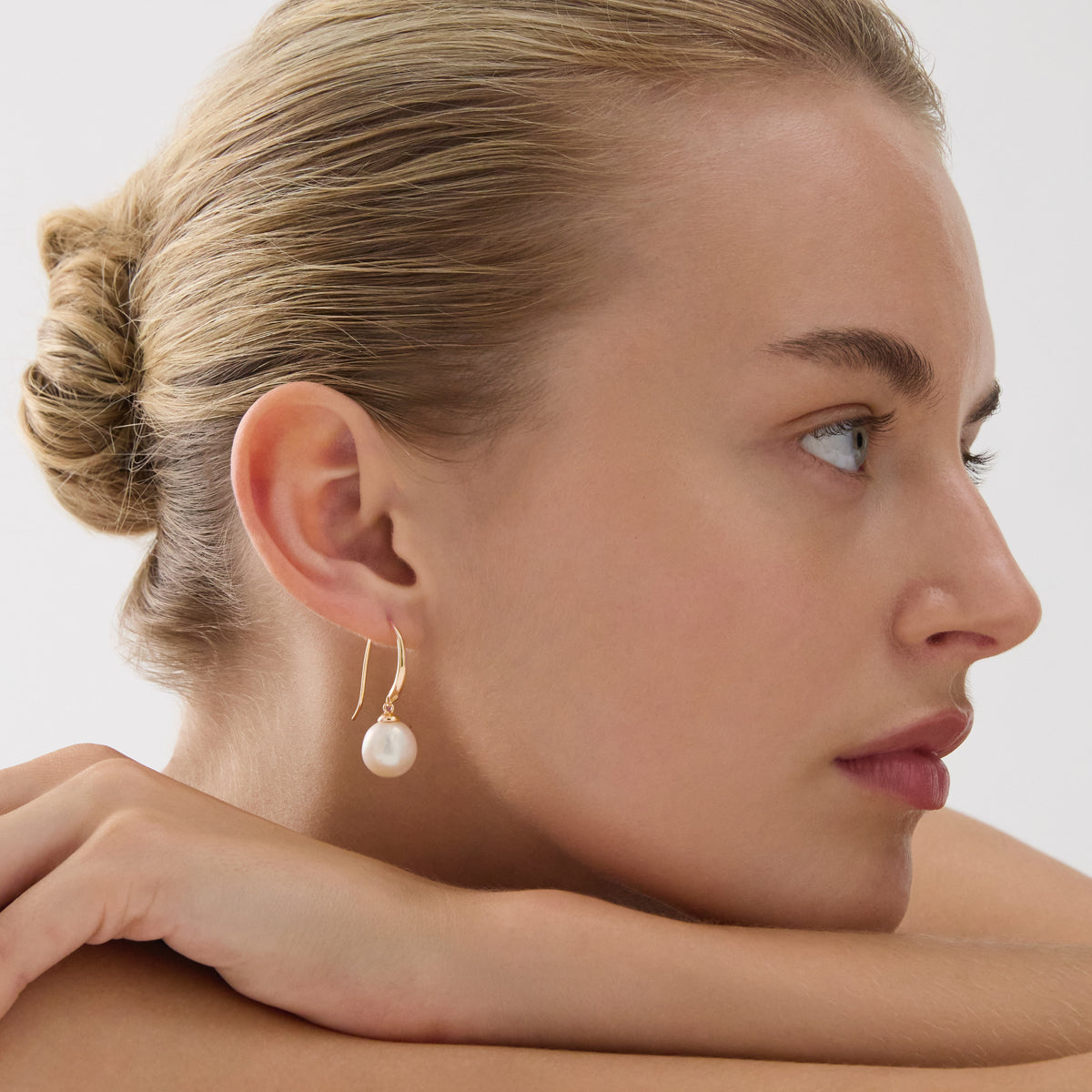 Najo Ocean Glow Pearl Earrings - Rose Gold