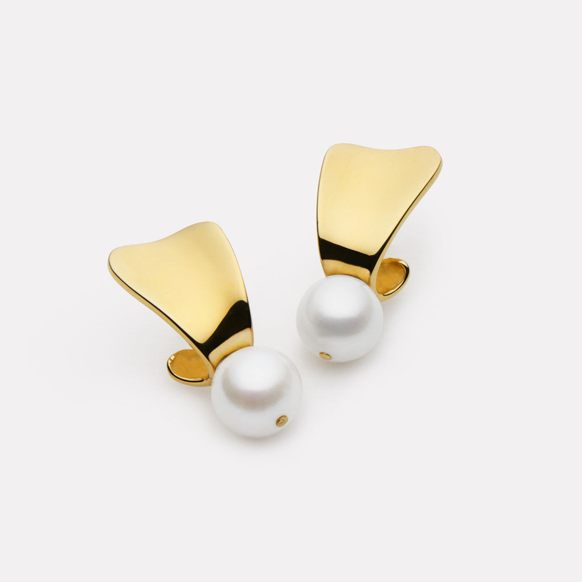 Najo Sunbeam Pearl Earrings - Yellow Gold