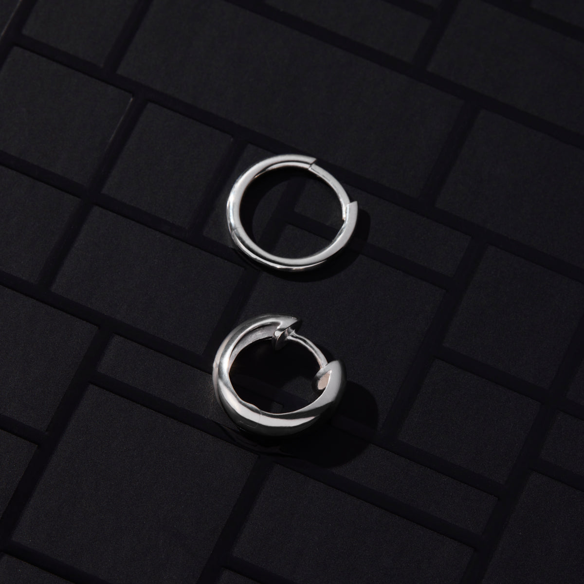 Najo Zephyr Men's Silver Earring