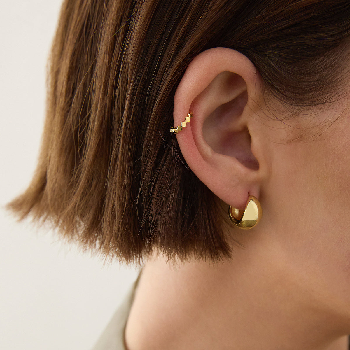 Najo La Muse Huggie Earrings - Yellow Gold