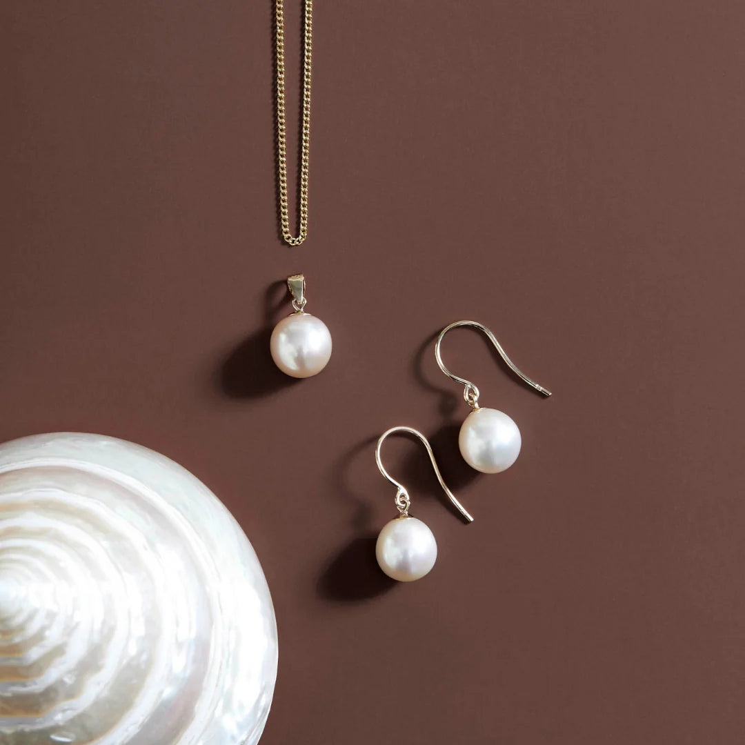 Ikecho Bianca 9ct Yellow Gold Freshwater Pearl Pendant