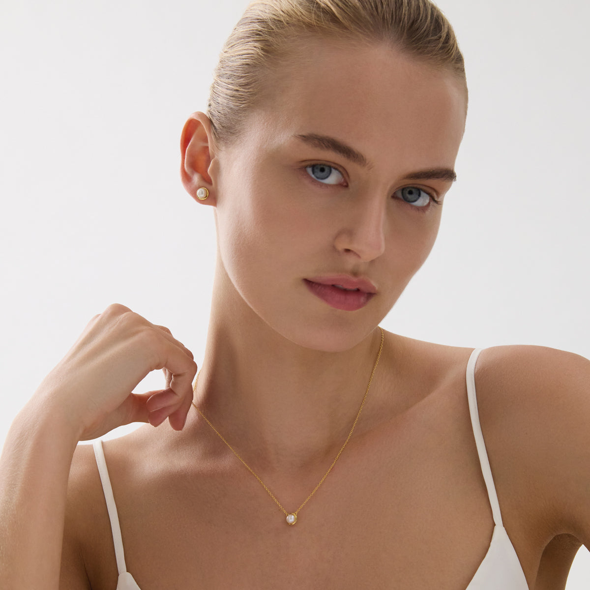 Najo Moonbeam Pearl Necklace - Yellow Gold