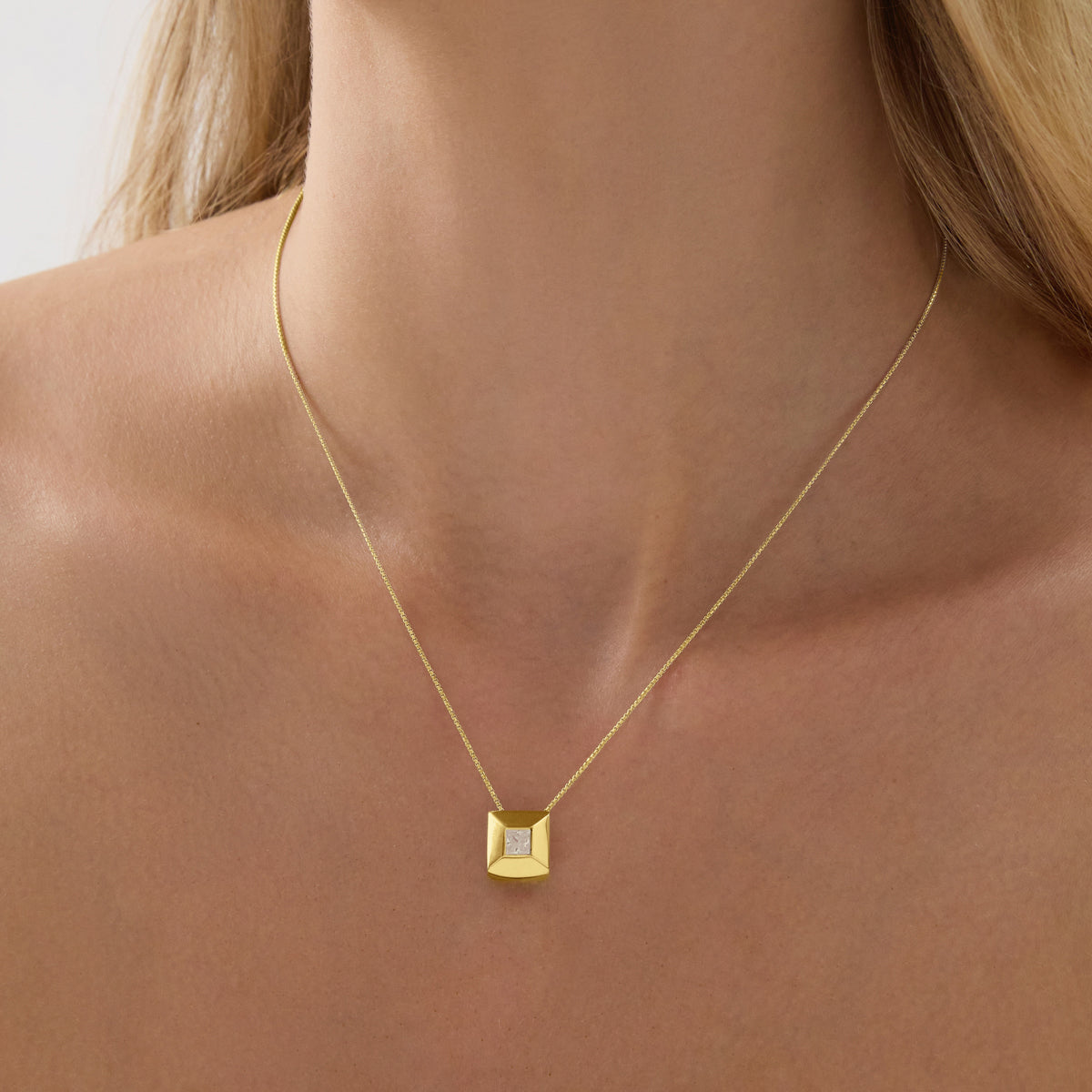 Najo Halo Cubic Zirconia Necklace - Yellow Gold