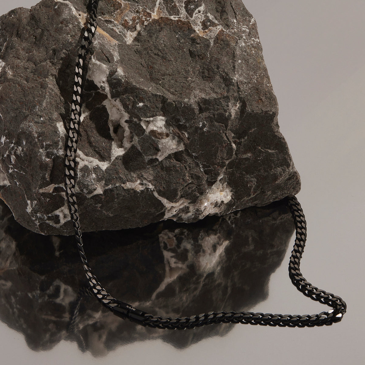 Najo Nero Men’s Steel Curb Chain Necklace