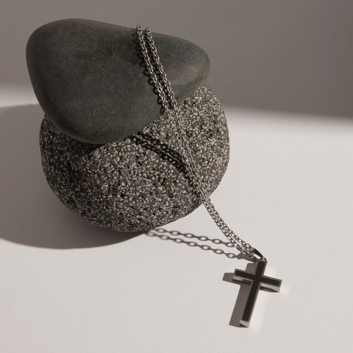 Najo Paladin Men’s Carbon Fibre and Steel Cross Pendant