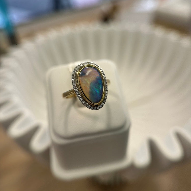Ikecho 9ct Yellow Gold 3.17ct Solid Light Opal & Diamond Ring
