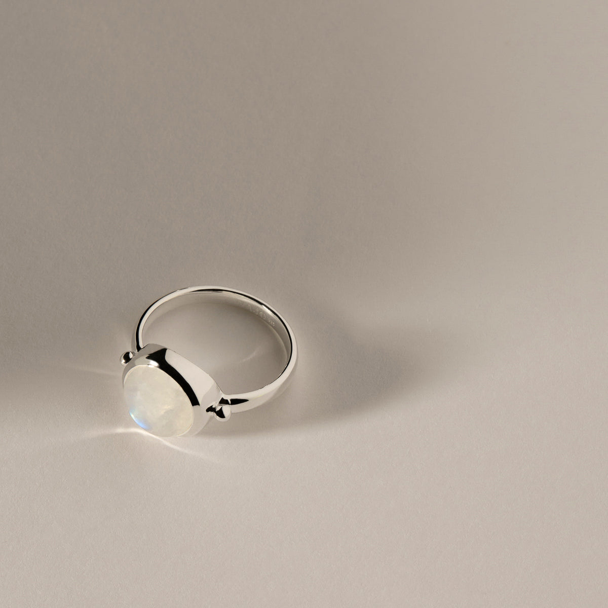 Najo Garland Moonstone Ring - Medium