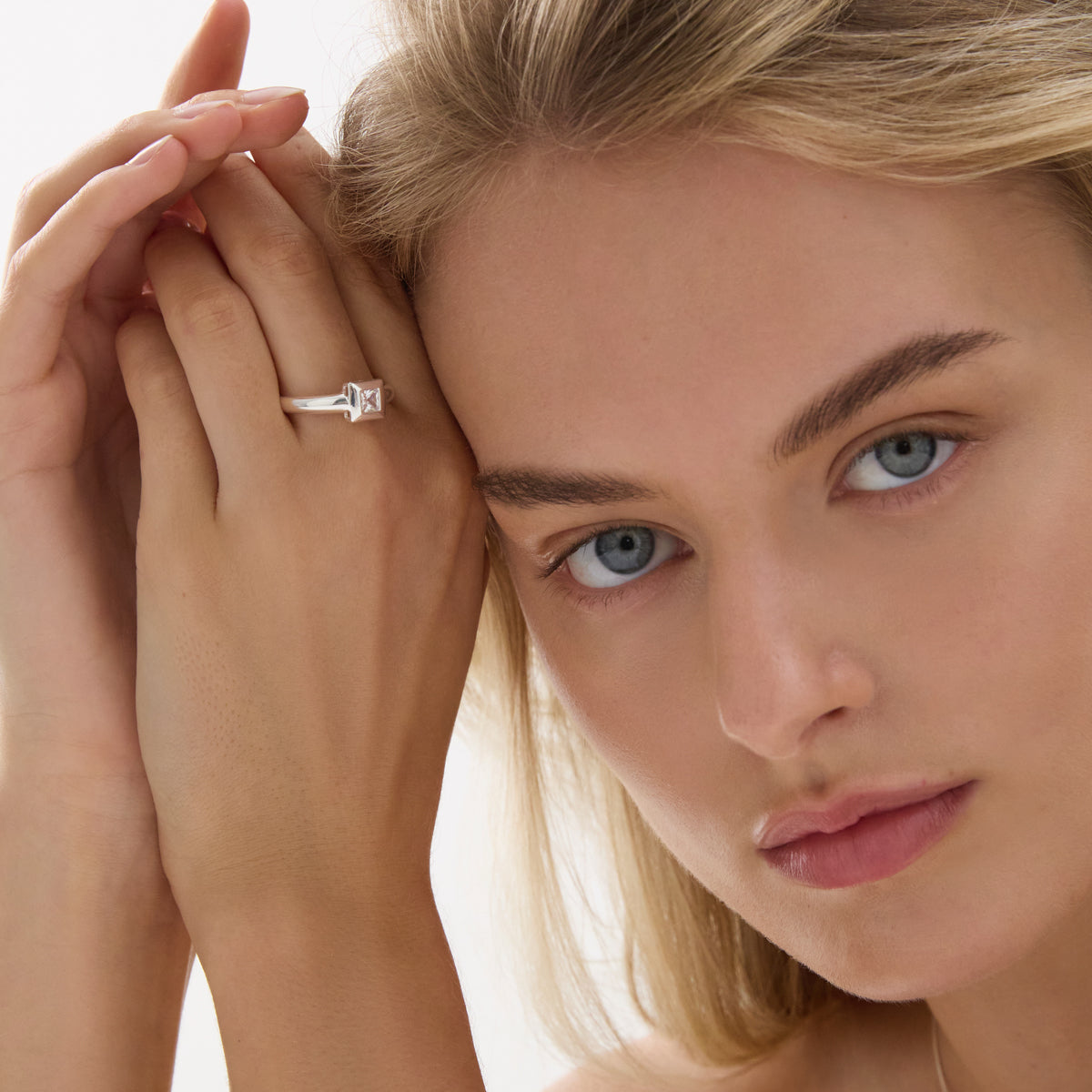 Najo Halo Cubic Zirconia Ring - Small