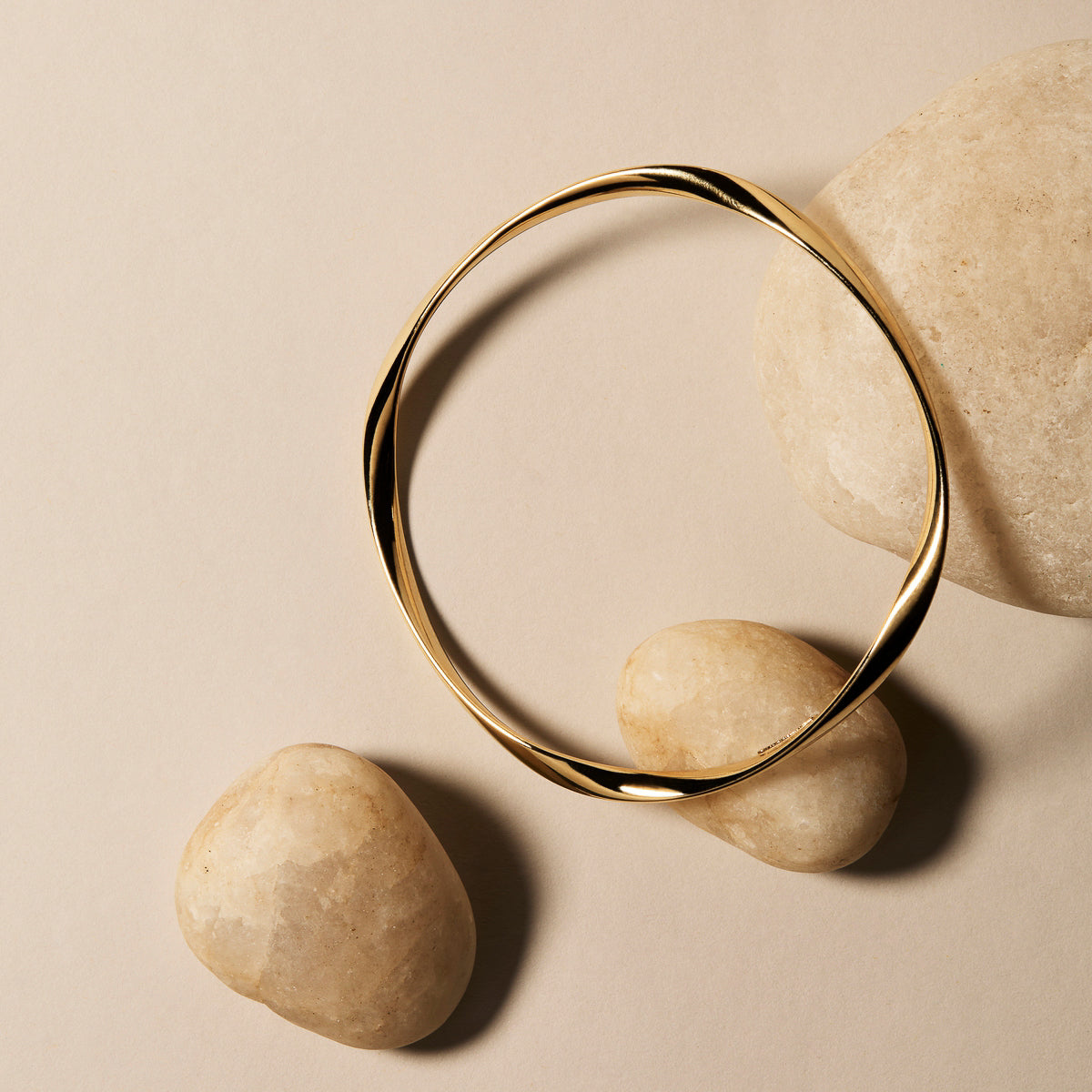 Najo Garden of Eden Bangle - Yellow Gold (65 mm)