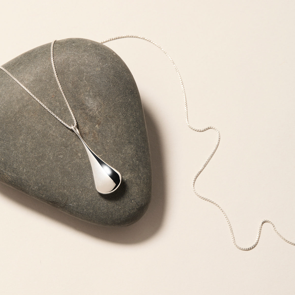 Najo Weeping Widow Necklace