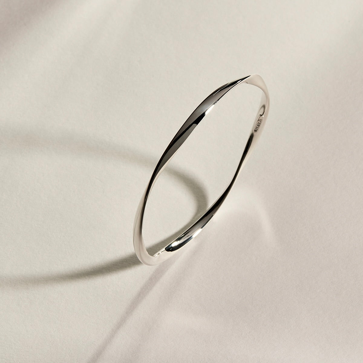 Najo Garden of Eden Bangle - Sterling Silver (65 mm)
